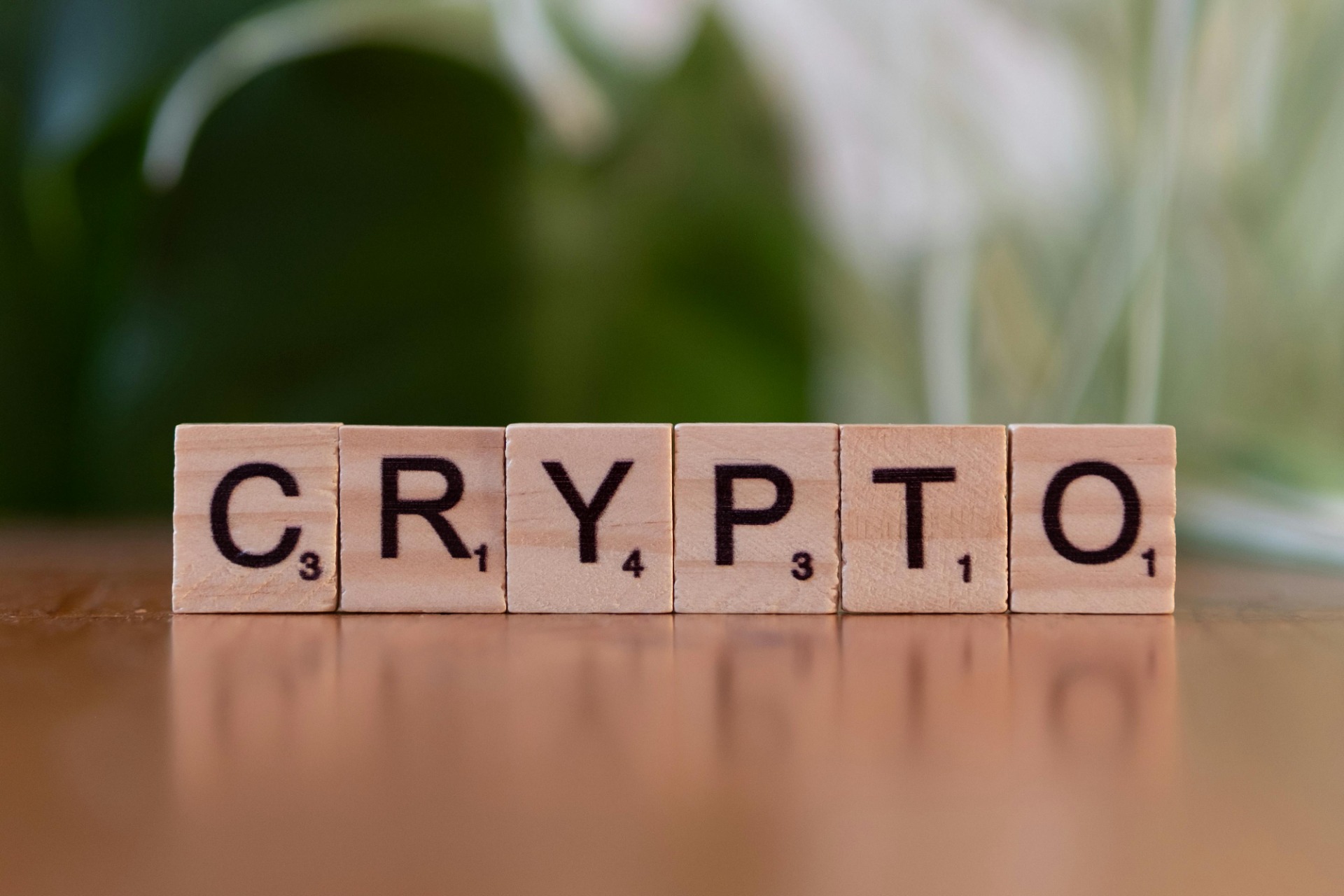 Zdanění kryptoměn, akcií a ETF v roce 2026: Jak funguje časový test a osvobození investic od daně.